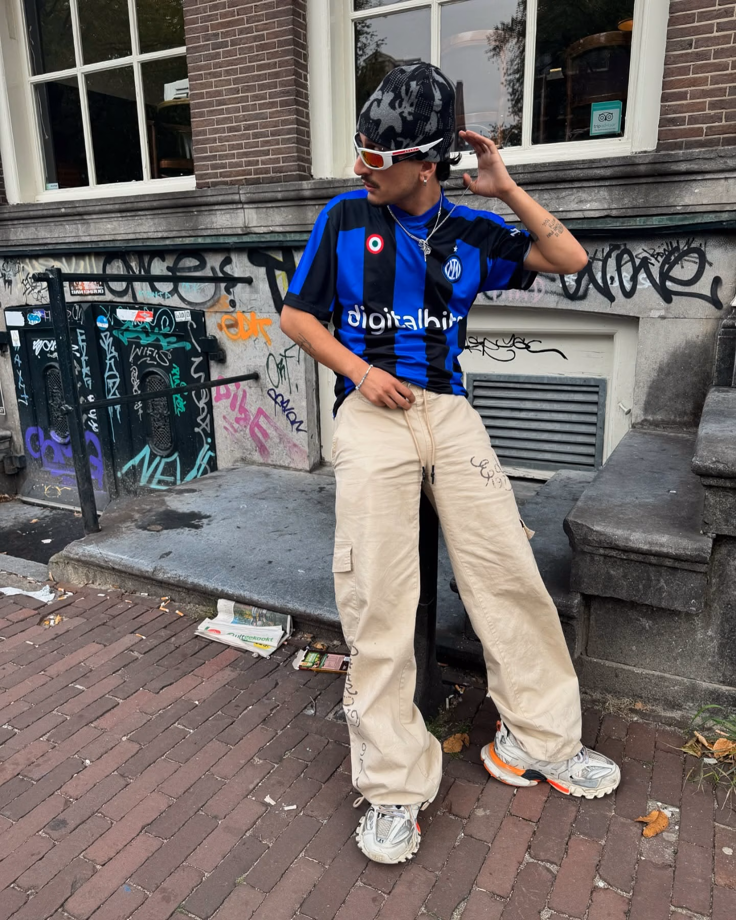 Adrián Mills - photo 7