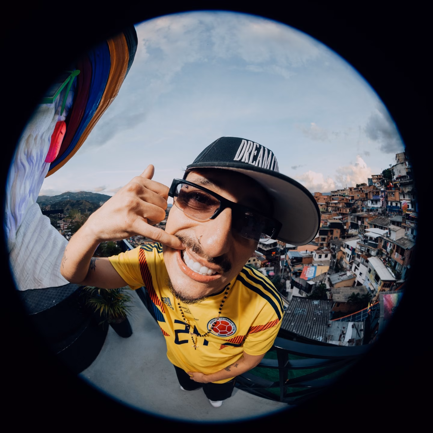 Adrián Mills - photo 33